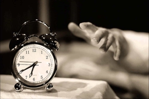 Raz&otilde;es para dormir e despertar cedo